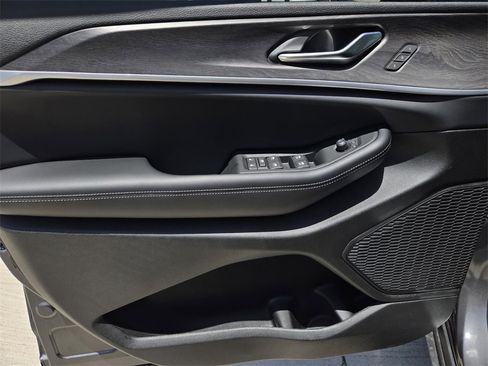 New 2025 Jeep Grand Cherokee Limited image 15