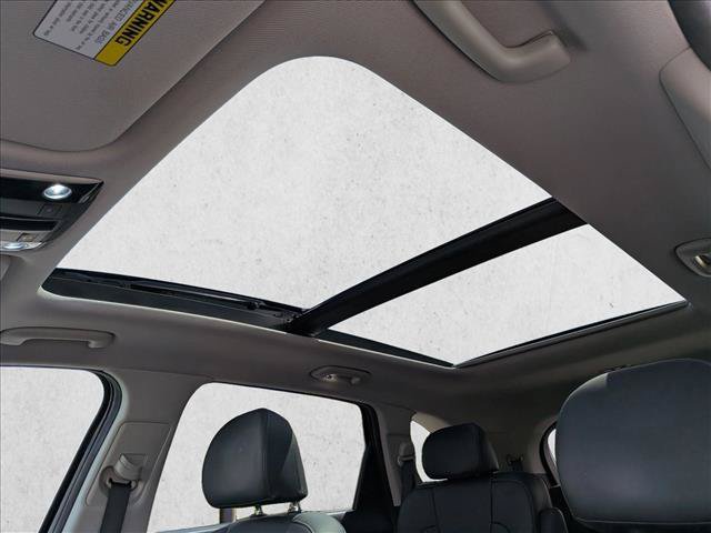 Used 2022 Kia Sorento SX w/ Panoramic Sunroof Package AWD/4WD image 15