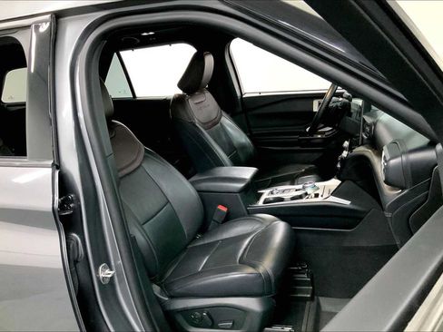 Used 2021 Ford Explorer Platinum w/ Equipment Group 601A AWD/4WD image 8