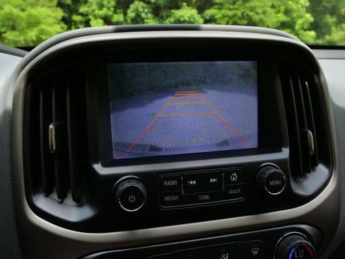 Used 2015 Chevrolet Colorado Z71 AWD/4WD image 4