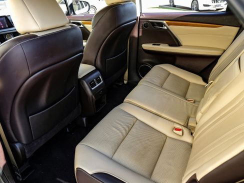 Used 2017 Lexus RX 450h AWD image 37