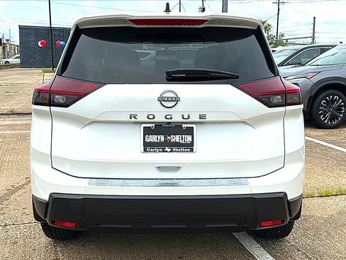 New 2026 Nissan Rogue SV FWD image 7