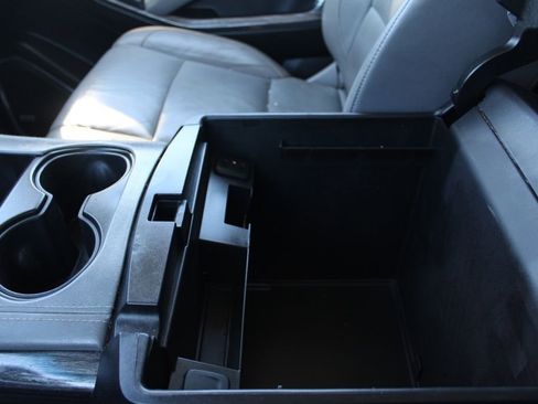 Used 2019 Chevrolet Suburban LT image 43