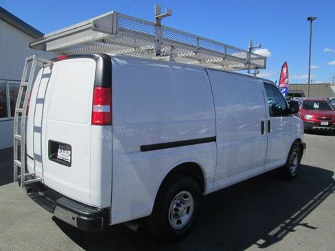 Used 2020 Chevrolet Express 3500 w/ Driver Convenience Package RWD image 6