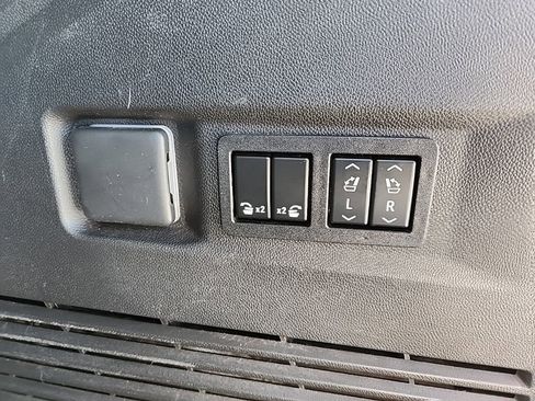 Certified 2022 Chevrolet Tahoe Premier AWD/4WD image 42