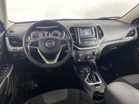 Used 2018 Jeep Cherokee Latitude w/ Safety Group AWD/4WD image 41