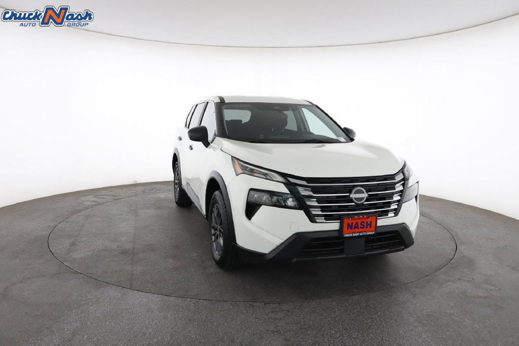 Used 2024 Nissan Rogue S FWD image 3