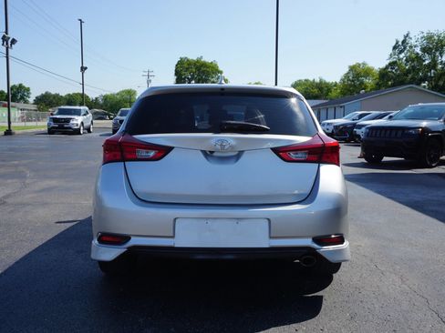 Used 2018 Toyota Corolla iM FWD image 6