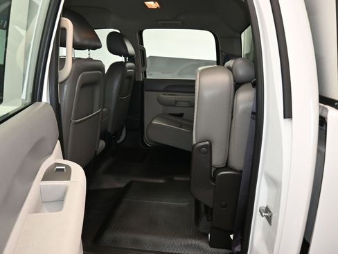 Used 2013 Chevrolet Silverado 3500 W/T image 33