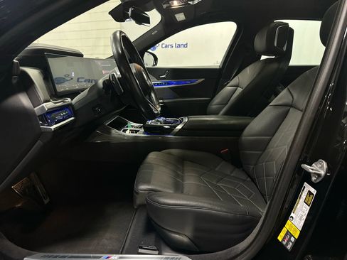 Used 2024 BMW i7 xDrive60 AWD/4WD image 18
