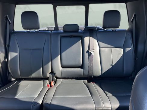 Used 2022 Ford F250 Lariat w/ Black Appearance Package image 13