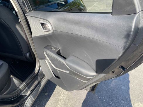 Used 2021 Kia Soul LX FWD image 34
