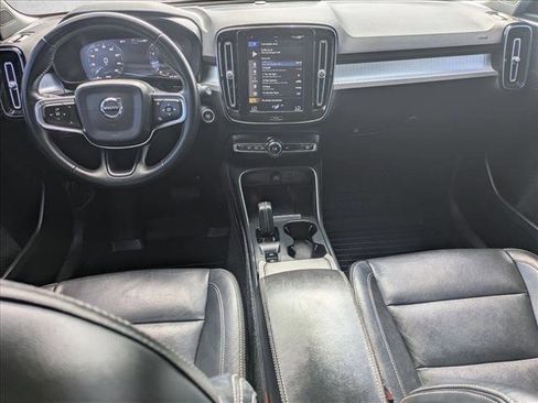 Used 2019 Volvo XC40 T5 Momentum image 20