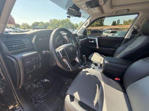 Used 2023 Toyota 4Runner SR5 Premium w/ Moonroof Package AWD/4WD image 12