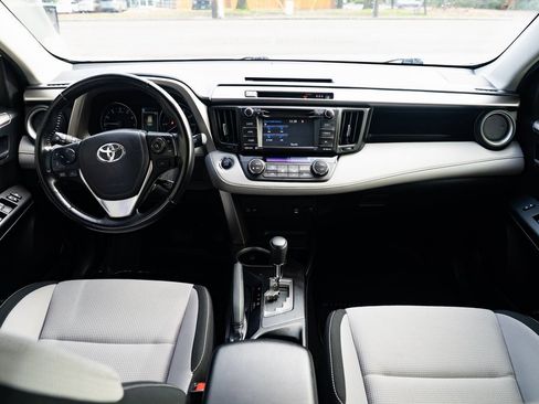 Used 2018 Toyota RAV4 XLE image 8