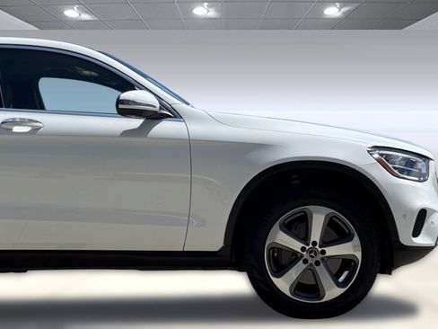Used 2023 Mercedes-Benz GLC 300 4MATIC Coupe image 37