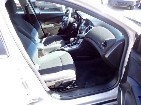 Used 2011 Chevrolet Cruze LT FWD image 9