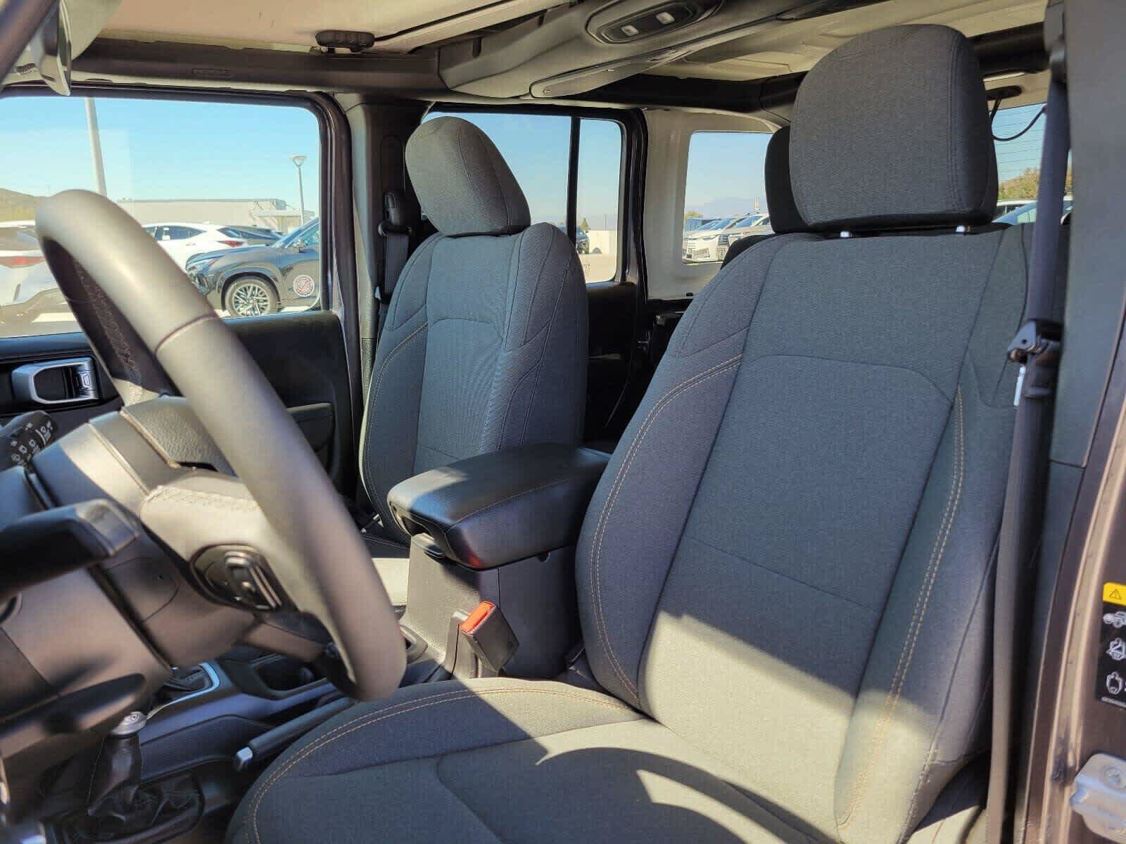 Used 2025 Jeep Wrangler Unlimited Sport AWD/4WD image 21