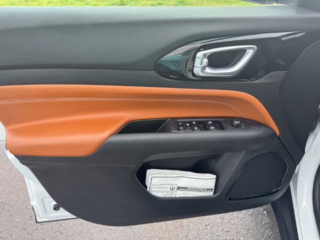 Certified 2025 Jeep Compass Limited AWD/4WD image 20
