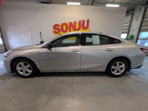 Certified 2022 Chevrolet Malibu LS image 2