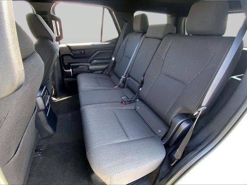 Used 2025 Toyota 4Runner SR5 AWD/4WD image 20