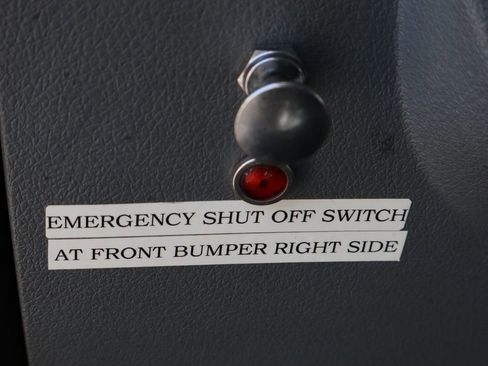 Used 2015 Ford F550 4x4 Regular Cab Super Duty image 25