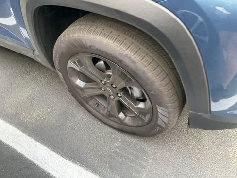 Used 2026 Chevrolet Equinox LT w/ Convenience Package II image 3