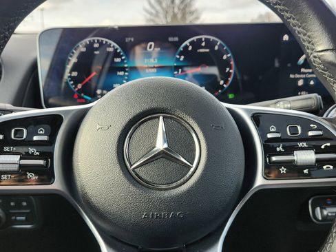 Used 2021 Mercedes-Benz GLB 250 4MATIC image 31