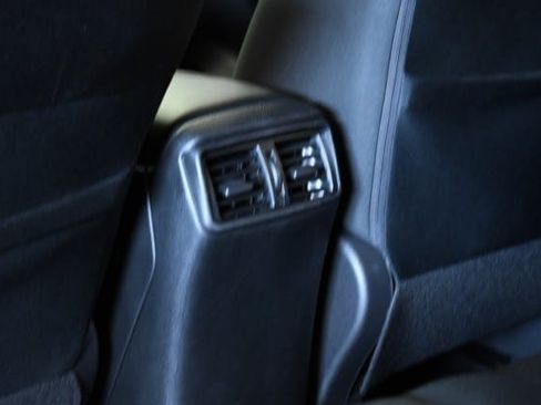 Used 2019 Nissan Rogue SV AWD/4WD image 20