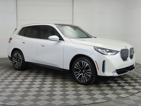 Used 2025 BMW X3 xDrive30i w/ Convenience Package image 3