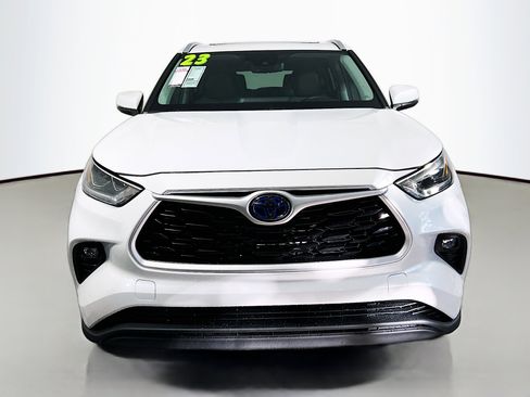 Used 2023 Toyota Highlander Bronze Edition image 11