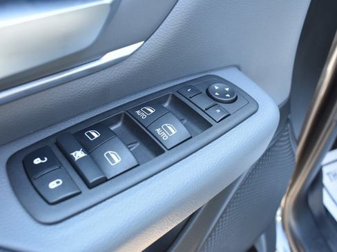 Used 2022 RAM 1500 Big Horn AWD/4WD image 14