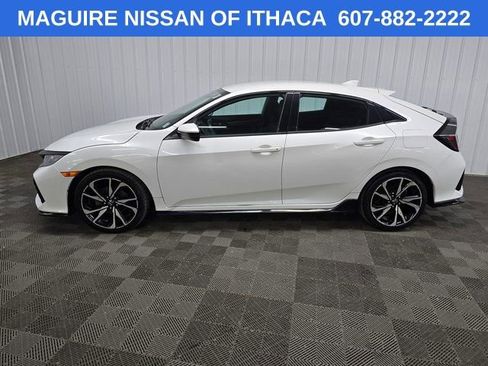 Used 2017 Honda Civic Sport image 5