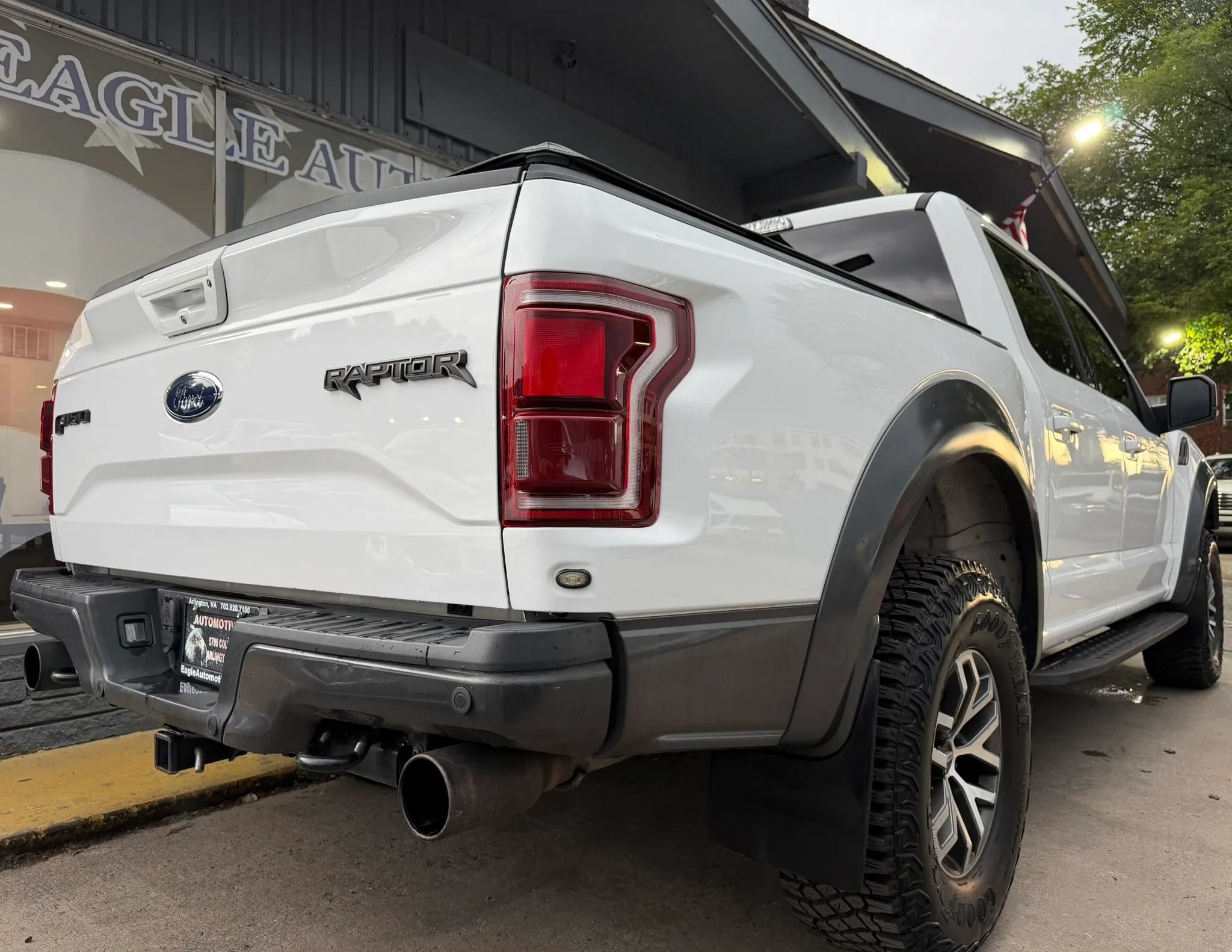 Used 2017 Ford F150 Raptor w/ Equipment Group 802A Luxury AWD/4WD image 3