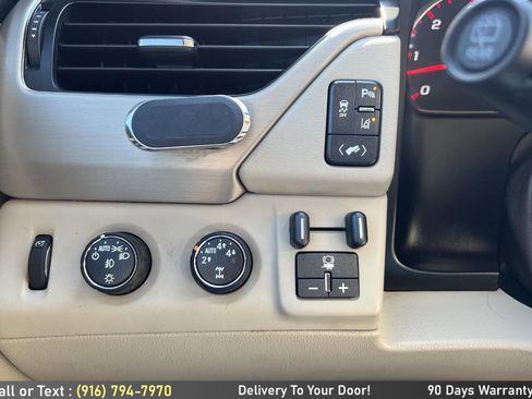 Used 2015 GMC Yukon Denali w/ Open Road Package image 25