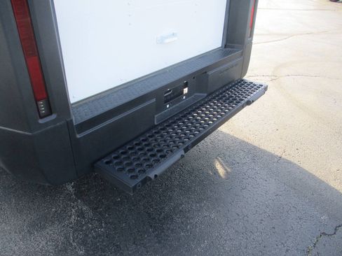 Used 2024 Chevrolet Brightdrop 600 w/ Commercial Equipment Package AWD/4WD image 21