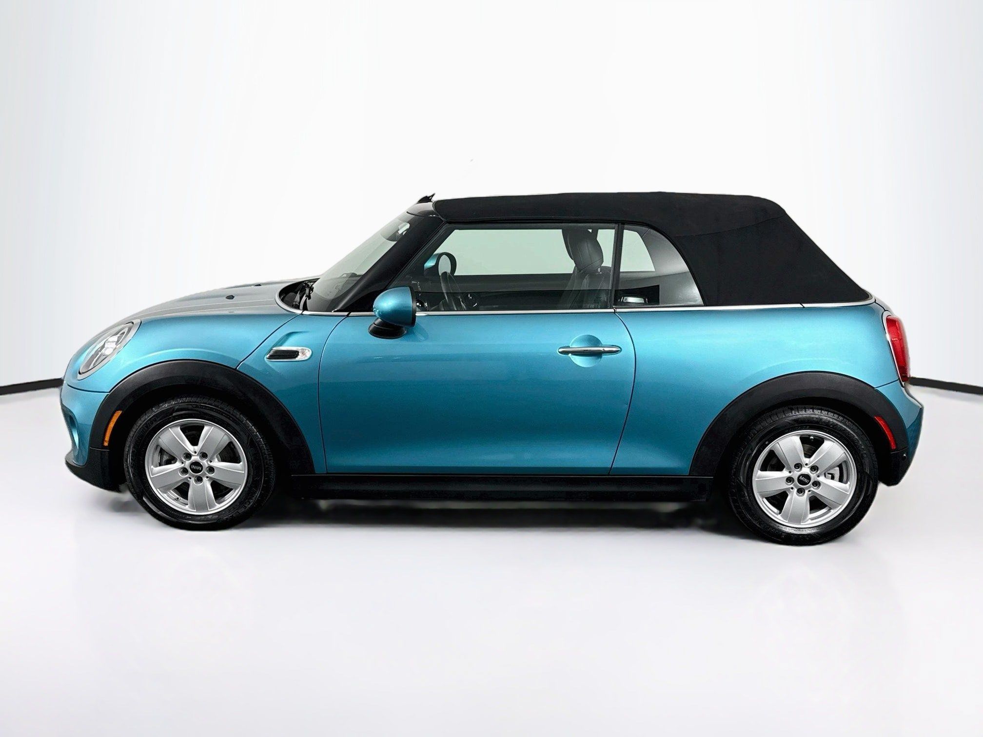 Used 2019 MINI Cooper Convertible w/ Premium Package FWD image 11