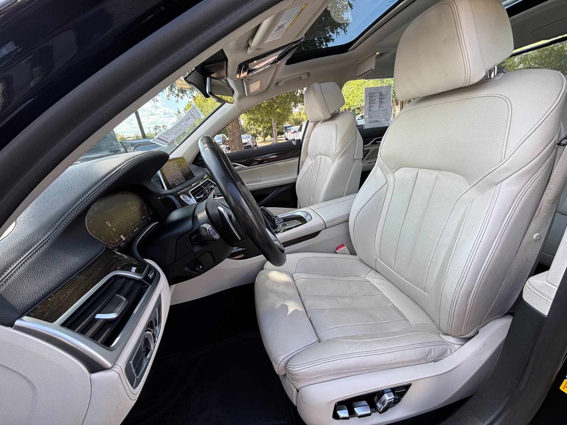 Used 2021 BMW 740i RWD image 23
