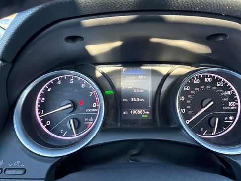 Used 2018 Toyota Camry SE w/ Audio Package FWD image 18