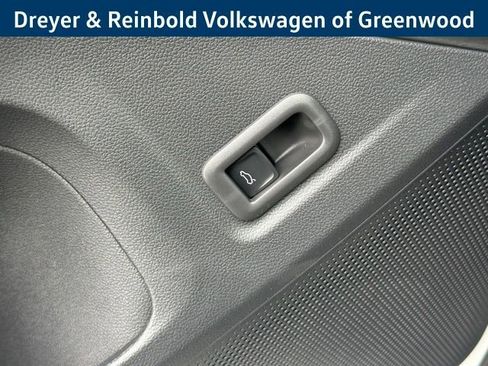 New 2026 Volkswagen Tiguan SE image 18