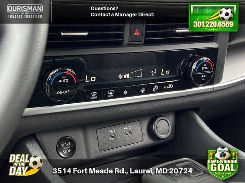Used 2024 Nissan Rogue SV AWD/4WD image 14