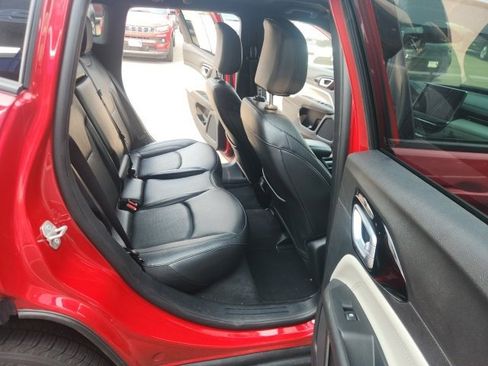 Used 2023 Jeep Compass Limited image 17