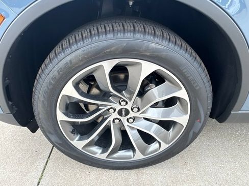 New 2026 Lincoln Aviator AWD image 6
