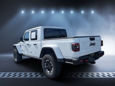 Used 2024 Jeep Gladiator Rubicon AWD/4WD image 5