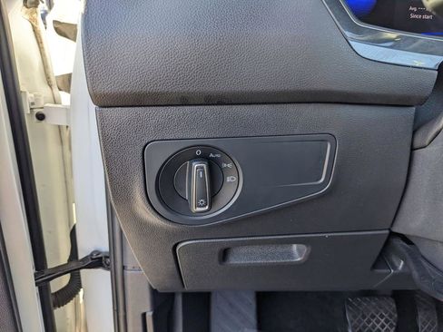 Certified 2023 Volkswagen Tiguan SE w/ Panoramic Sunroof Package image 26