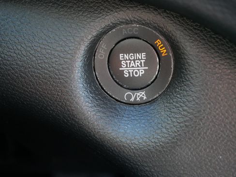 Used 2022 Jeep Cherokee Limited AWD/4WD image 29