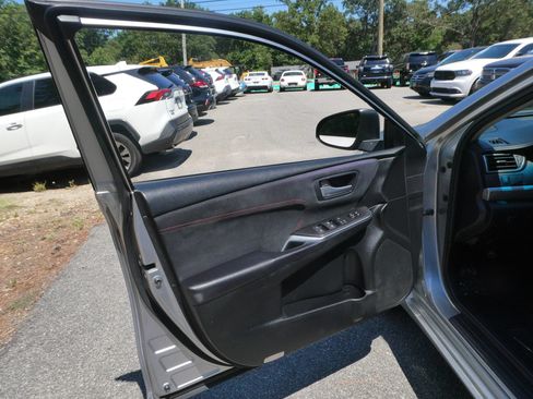 Used 2017 Toyota Camry XSE FWD image 11