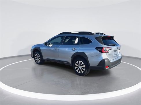Used 2024 Subaru Outback Premium image 6