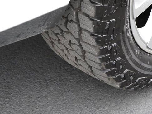 Used 2016 GMC Yukon Denali w/ Open Road Package image 38