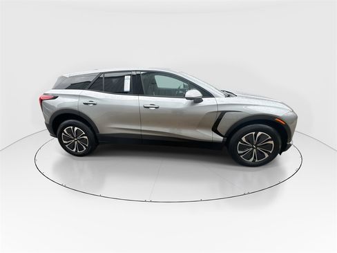 New 2025 Chevrolet Blazer EV LT image 9